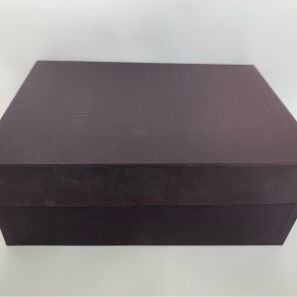 Unisex mid sneaker in emerald/black. Brand Valentino. Size 40 fits an 8.5. - Picture 7 of 7